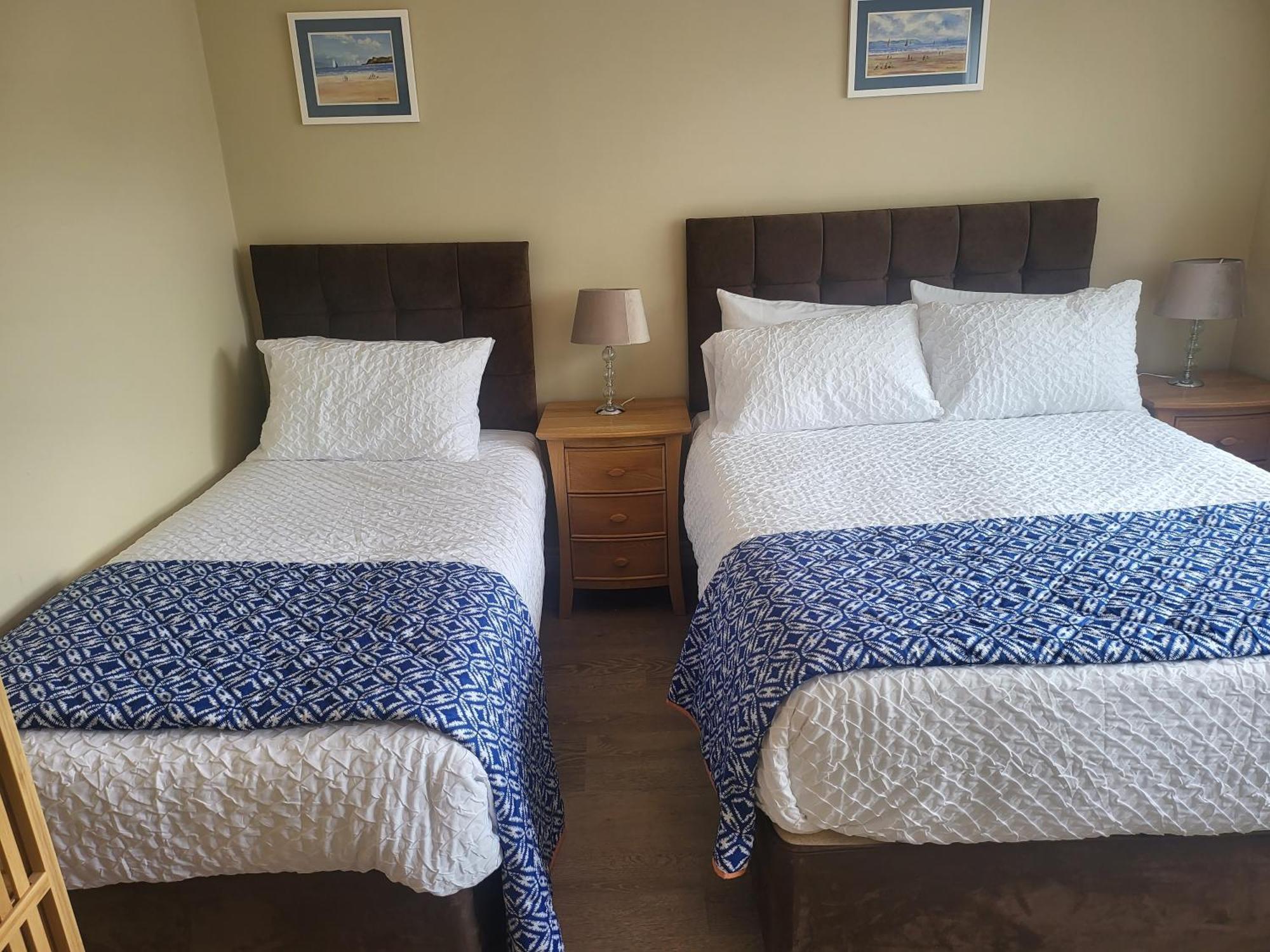 Royal Court Hotel Portrush Eksteriør billede