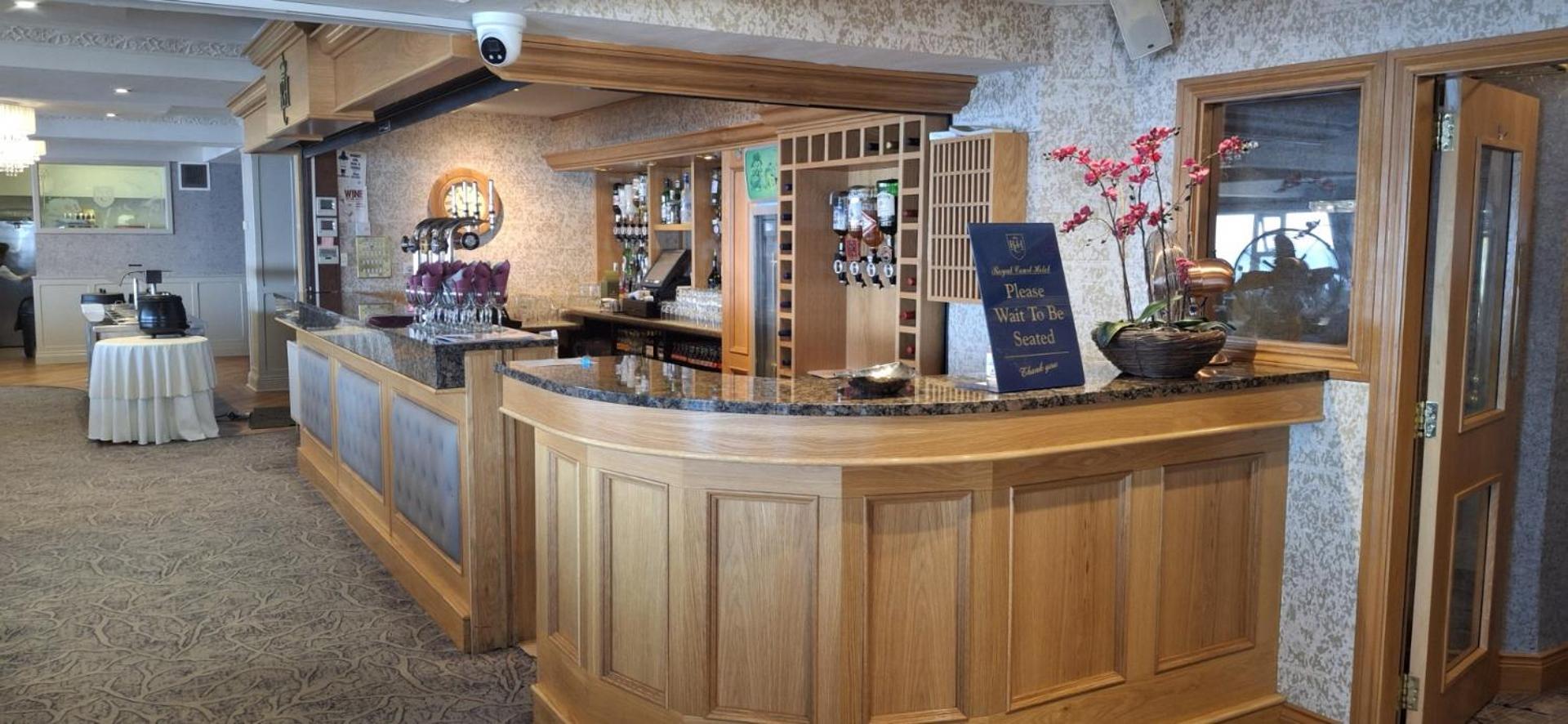 Royal Court Hotel Portrush Eksteriør billede