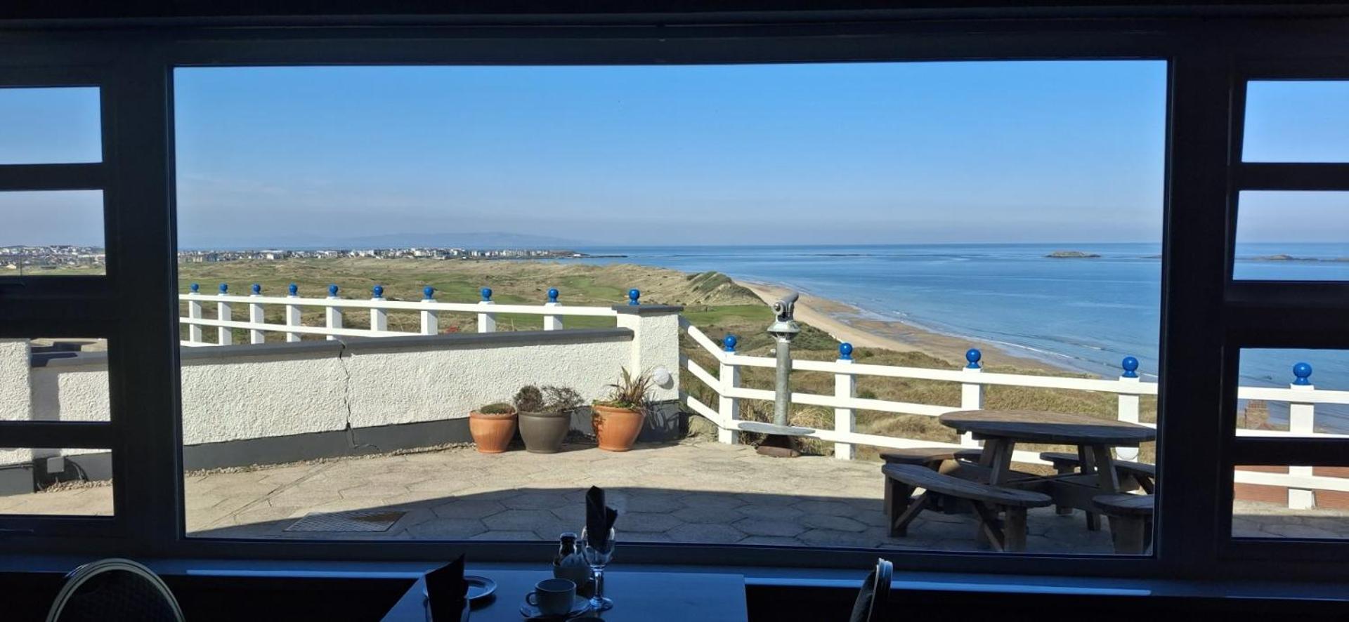 Royal Court Hotel Portrush Eksteriør billede