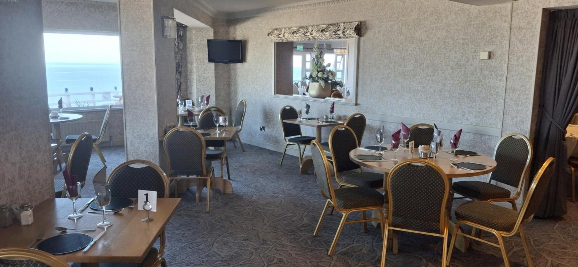 Royal Court Hotel Portrush Eksteriør billede