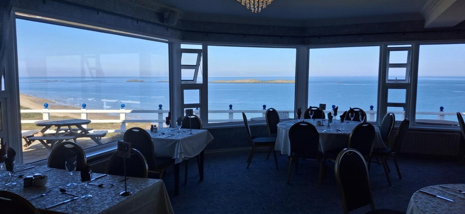 Royal Court Hotel Portrush Eksteriør billede