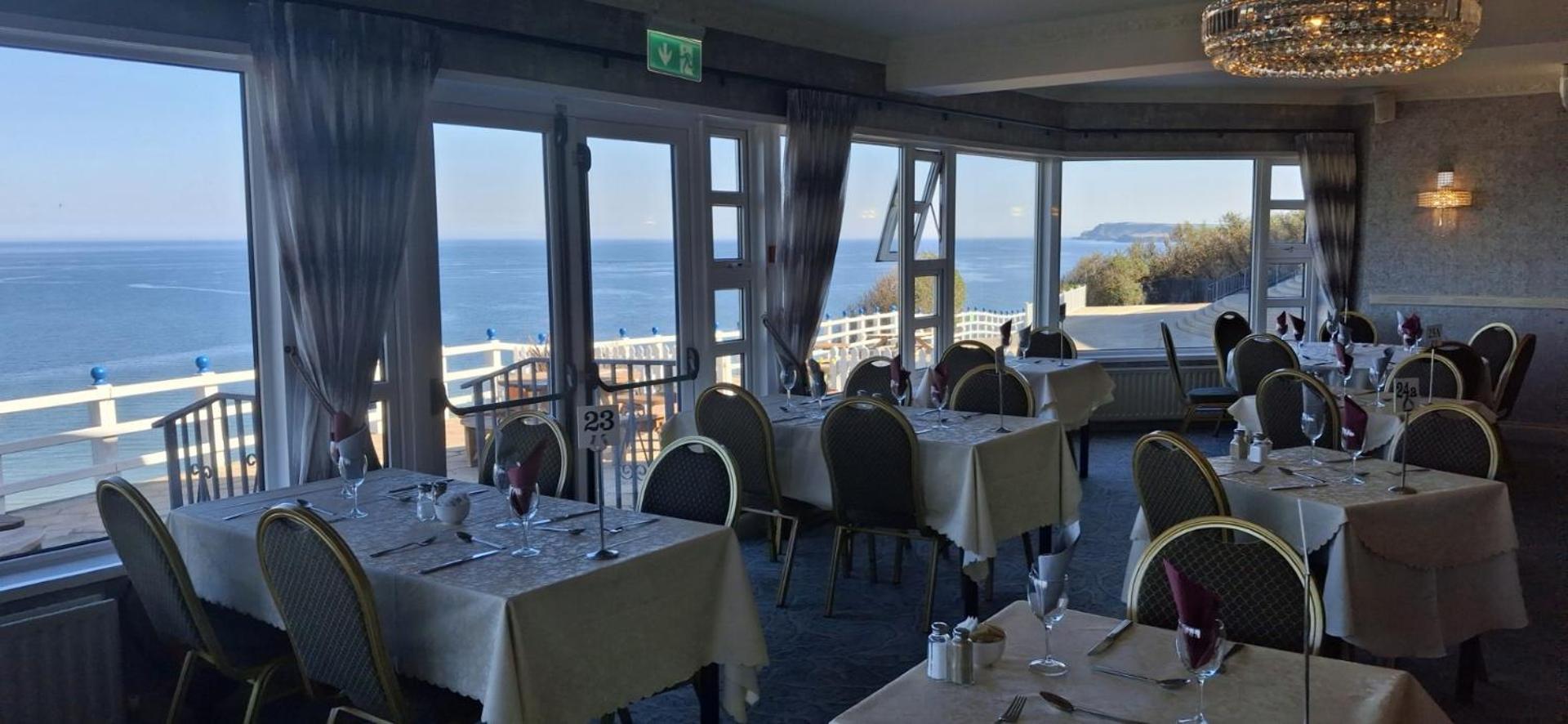 Royal Court Hotel Portrush Eksteriør billede
