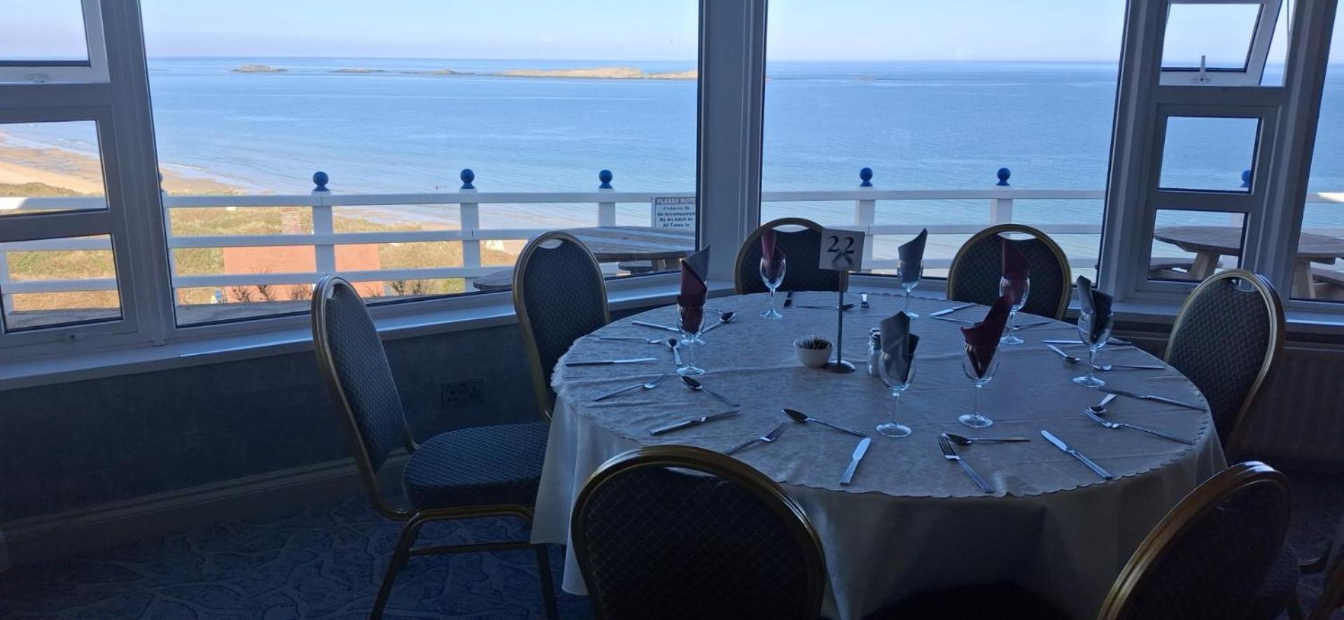 Royal Court Hotel Portrush Eksteriør billede