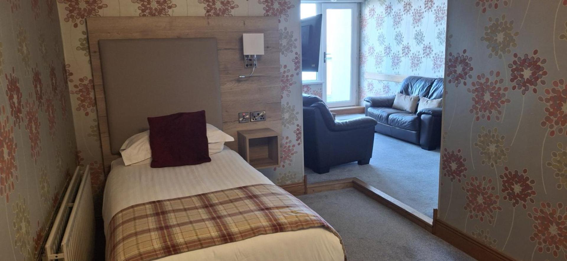 Royal Court Hotel Portrush Eksteriør billede