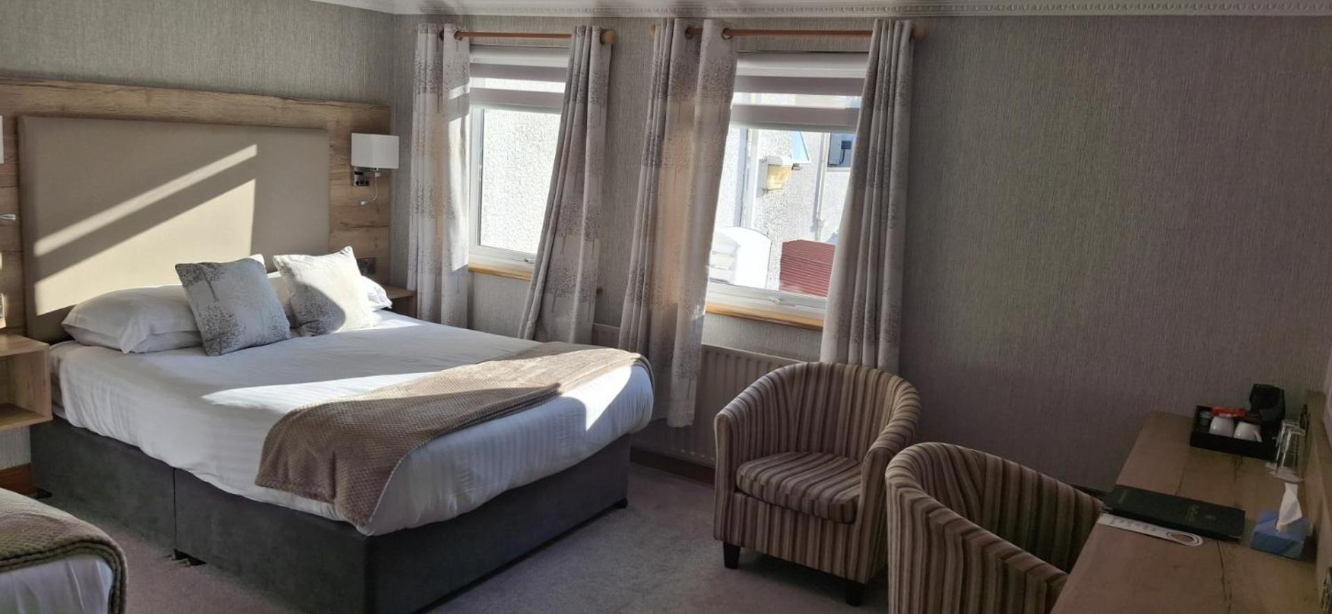 Royal Court Hotel Portrush Eksteriør billede