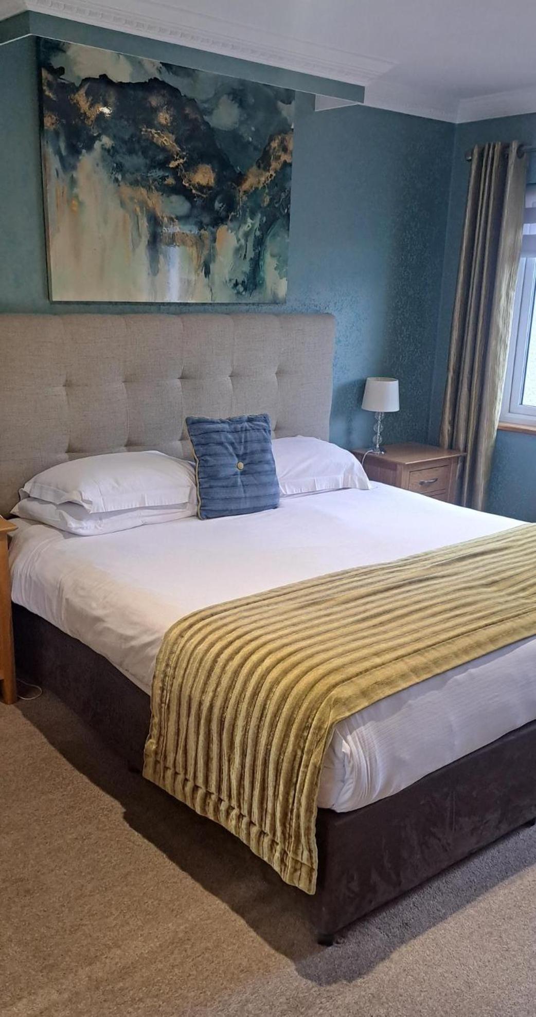 Royal Court Hotel Portrush Eksteriør billede