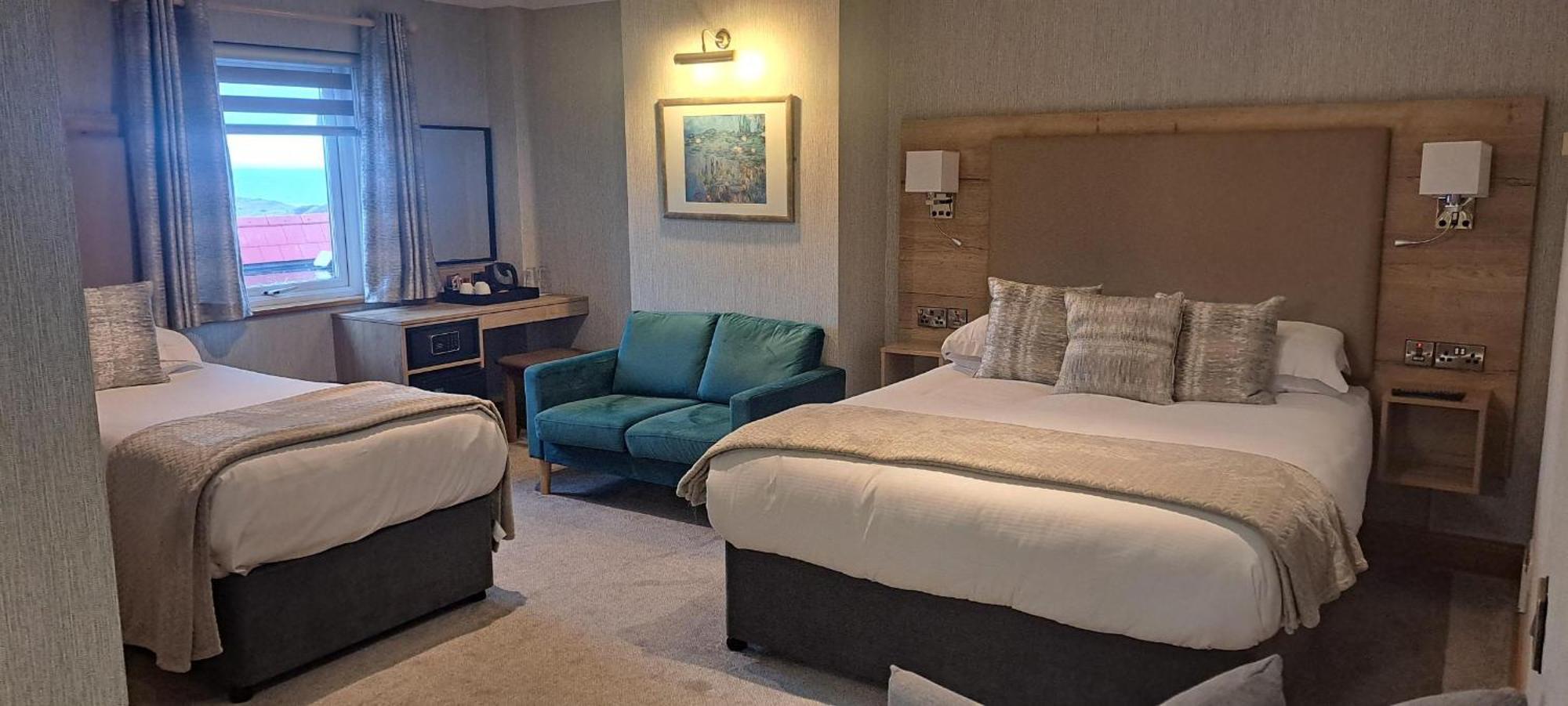 Royal Court Hotel Portrush Eksteriør billede