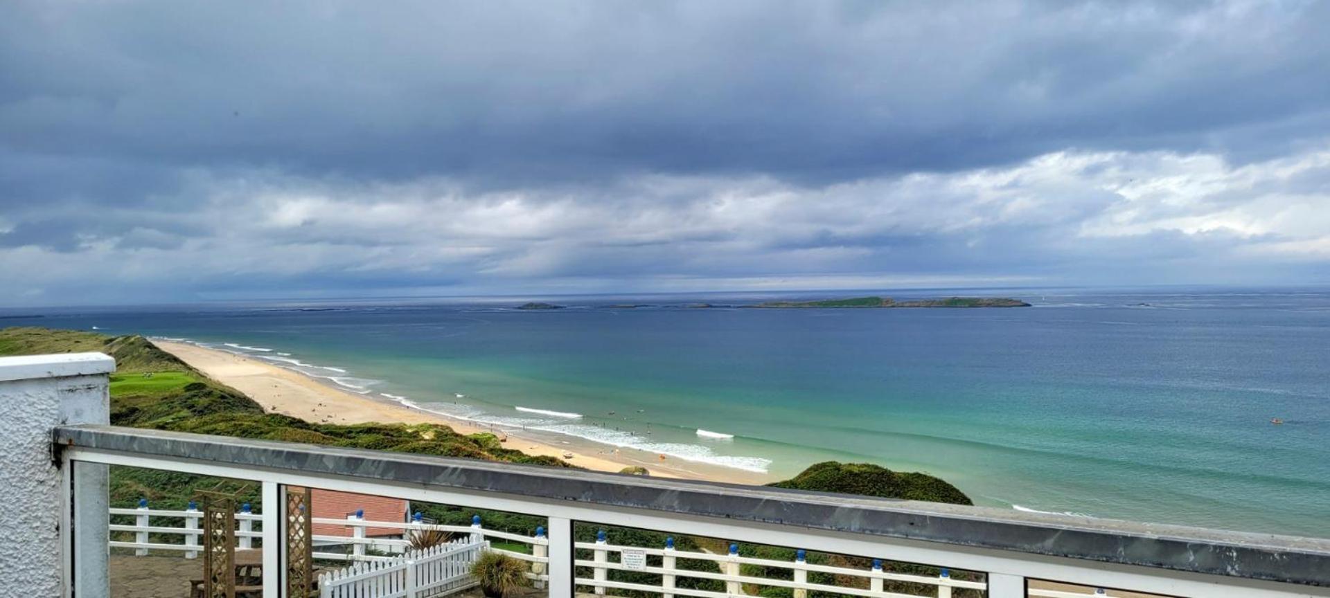 Royal Court Hotel Portrush Eksteriør billede